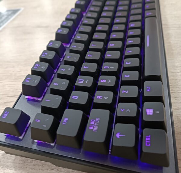 517015 4 TECLADO GAMING RGB CON CABLE KROM MOD KERNEL