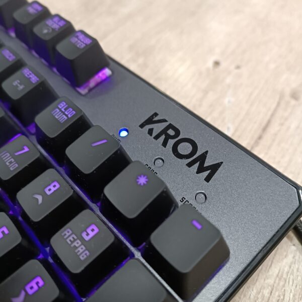 517015 6 TECLADO GAMING RGB CON CABLE KROM MOD KERNEL