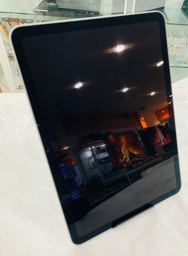 517697 3 scaled TABLET APPLE IPAD AIR 128GB WIFI + CAJA + CABLE DE CARGA *A ESTRENAR*