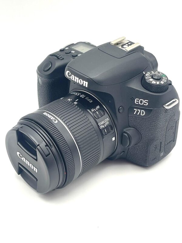 517717 4 CAMARA CANON EOS 77D + CARGADOR + FUNDA