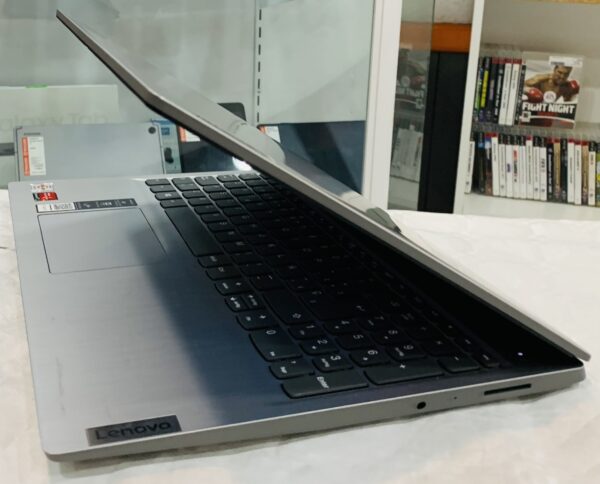 517875 3 PORTATIL LENOVO IDEAPAD 3 15ADA05 AMD ATHLON SILVER 3050U 2.30GHZ 8GB 256GB SSD+CARGADOR