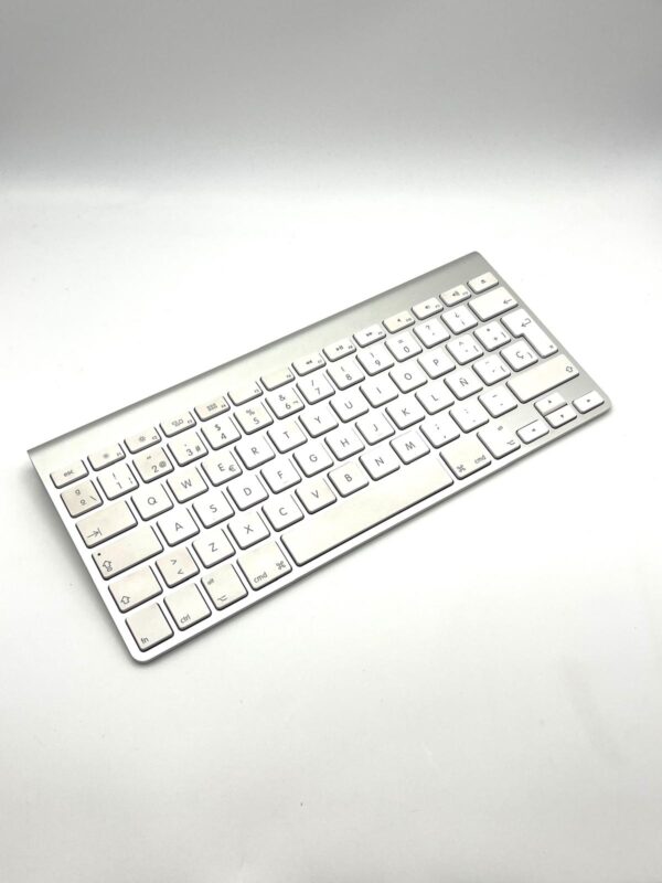 518227 3 APPLE MAGIC KEYBOARD A1314