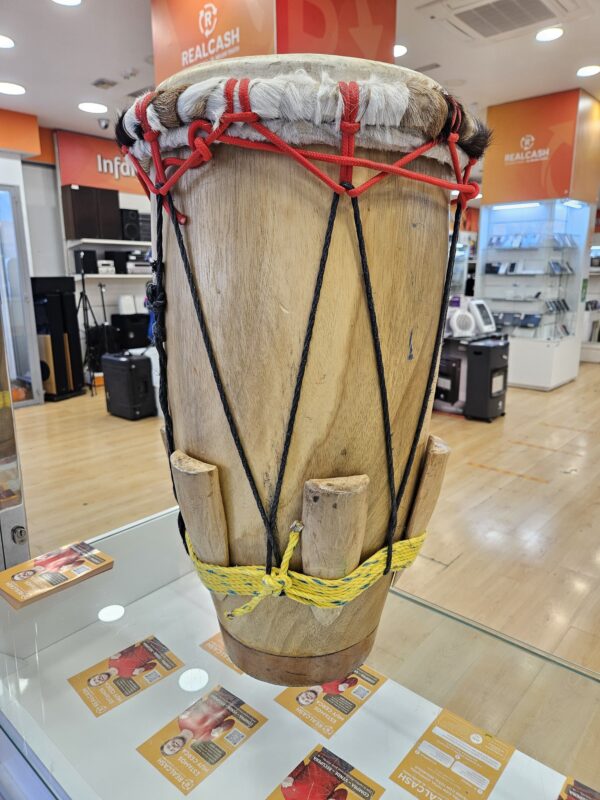 518264 1 scaled DJEMBE ARTESANAL + FUNDA