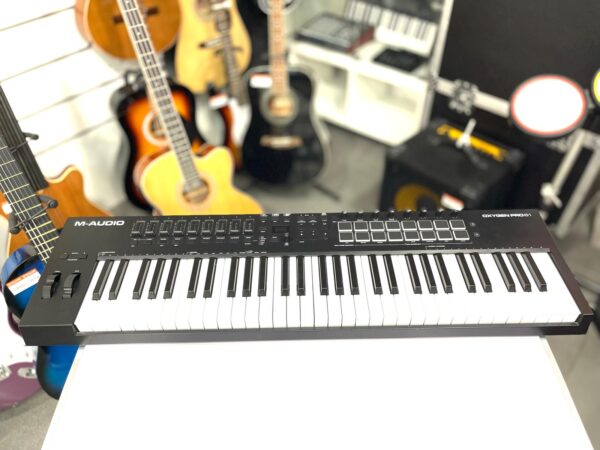 518317 3 TECLADO MIDI M-AUDIO OXYGEN PRO 61 + CABLE