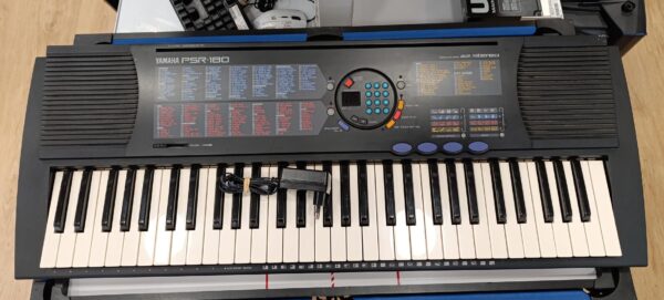 518402 1 TECLADO ELECTRICO YAMAHA PSR 180 + ALIMENTADOR