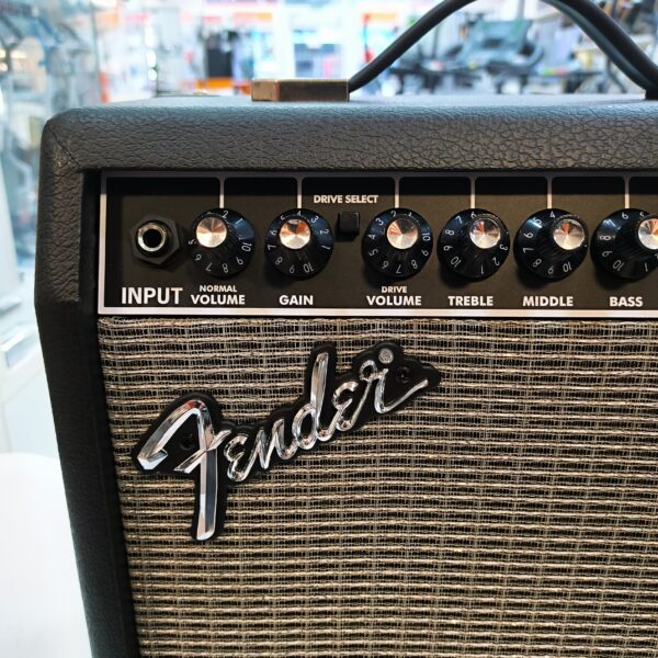 520264 4 scaled AMPLIFICADOR FENDER FRONTMAN 15G