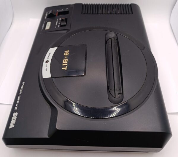 520426 1 CONSOLA SEGA MEGADRIVE 16-BIT + FUENTE + MANDO