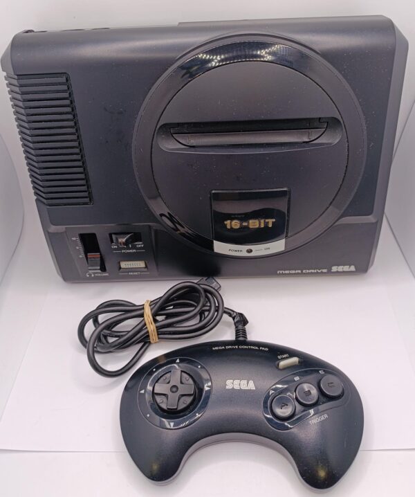 520426 3 CONSOLA SEGA MEGADRIVE 16-BIT + FUENTE + MANDO