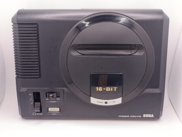 520426 4 CONSOLA SEGA MEGADRIVE 16-BIT + FUENTE + MANDO