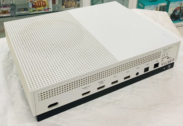 521424 3 CONSOLA MICROSOFT XBOX ONE S 1TB + MANDO + CAABLE DE CORRIENTE