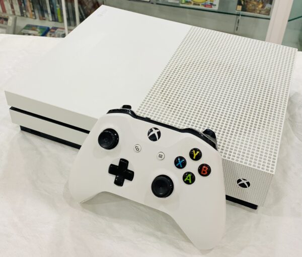 521424 CONSOLA MICROSOFT XBOX ONE S 1TB + MANDO + CAABLE DE CORRIENTE