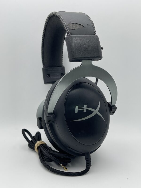 IMG 7011SAMU110125 2 scaled AURICULARES HYPERX KHX-HSCP-GM + FUNDA + ACC - DESGASTE EN ALMOHADILLA DIADEMA-