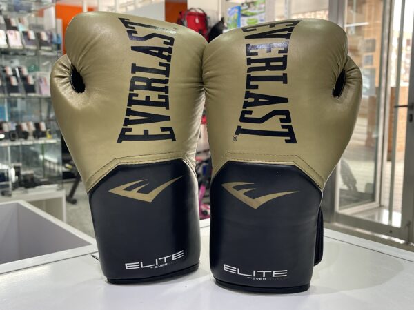 IMG 8362SAMU240125 52 scaled GUANTES DE BOXEO EVERLAST ELITE 12 OZ