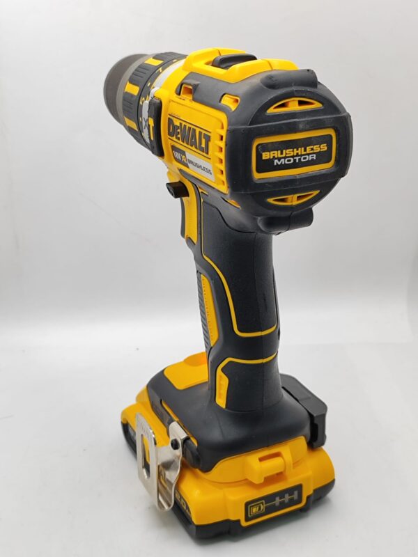 Imagen de WhatsApp 2025 01 08 a las 17.59.44 44fe1e77 TALADRO BATERIA DEWALT 18 XR DCD 795 + 2 BATERIAS + MALETIN