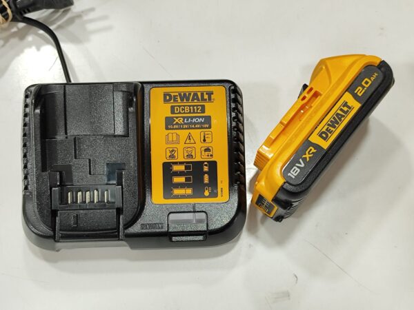 Imagen de WhatsApp 2025 01 08 a las 17.59.44 957015ec rotated TALADRO BATERIA DEWALT 18 XR DCD 795 + 2 BATERIAS + MALETIN