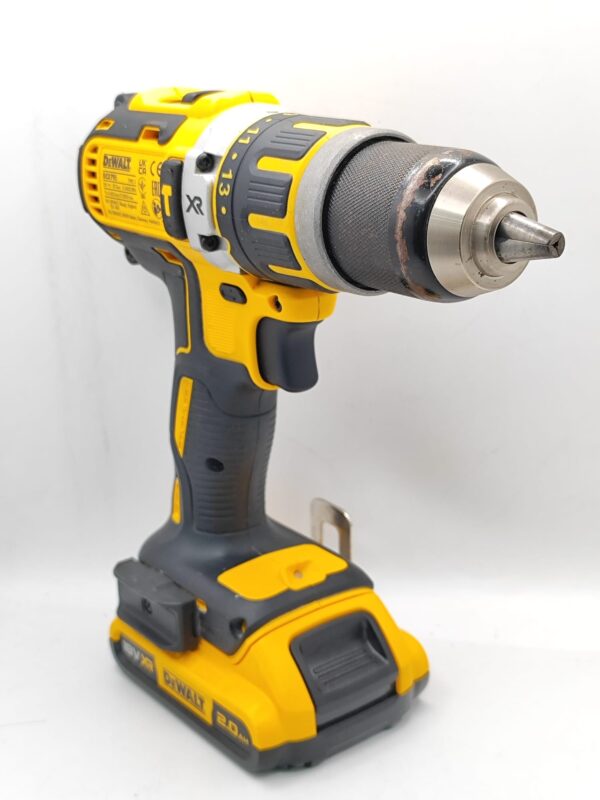 Imagen de WhatsApp 2025 01 08 a las 17.59.44 b0084033 TALADRO BATERIA DEWALT 18 XR DCD 795 + 2 BATERIAS + MALETIN