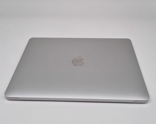 WhatsApp Image 2025 01 08 at 11.12.07 MACBOOK AIR M1 8GB 128GB SSD 13" 82 CICLOS + CARGADOR