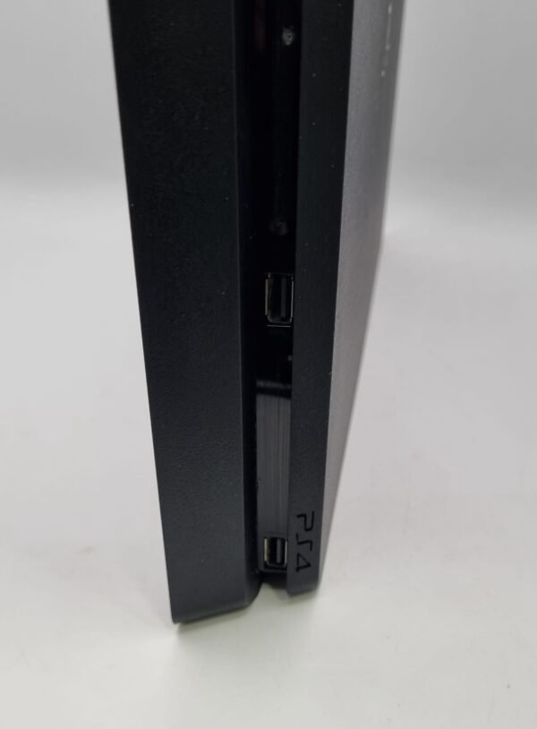 WhatsApp Image 2025 01 08 at 12.52.52 3 CONSOLA SONY PS4 SLIM 1TB + CABLES