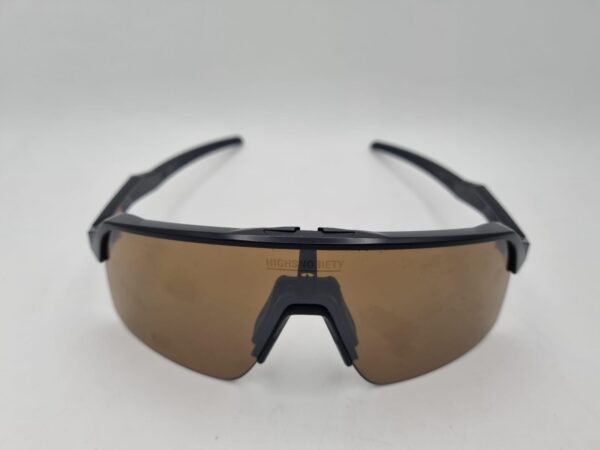 WhatsApp Image 2025 01 08 at 12.57.56 GAFAS DE SOL OAKLEY SUTRO + FUNDA