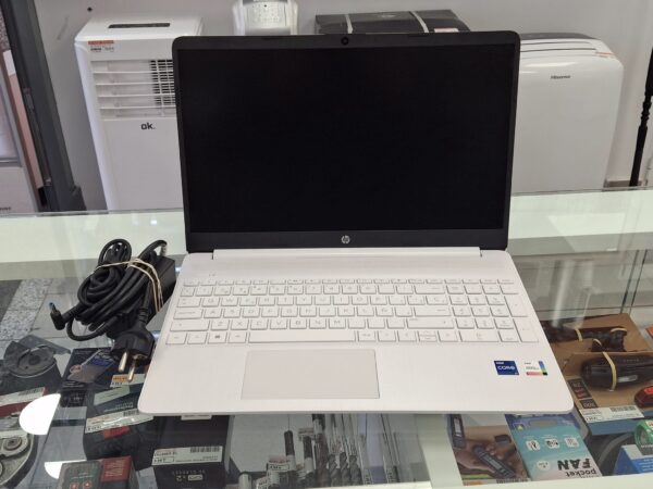 15u520488 2 PORTATIL HP I7-1255U/ 16 GB RAM/ 512 GB + CARGADOR