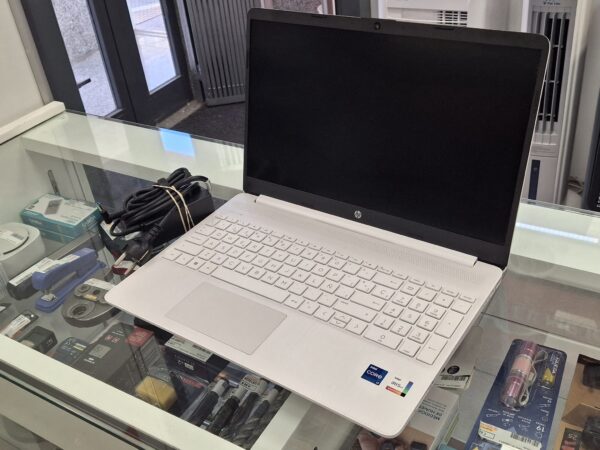 15u520488 3 PORTATIL HP I7-1255U/ 16 GB RAM/ 512 GB + CARGADOR