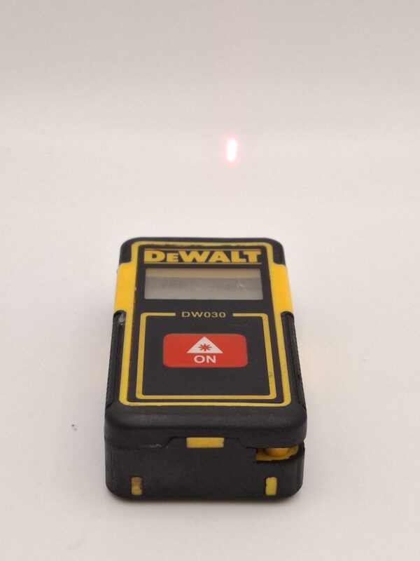 15u526869 5 MEDIDOR LASER MINI DEWALT DW030 PL