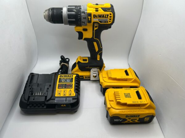 506766 D 1 TALADRO A BATERIA DEWALT DCD796 + 3 BATERIAS + CARGADOR