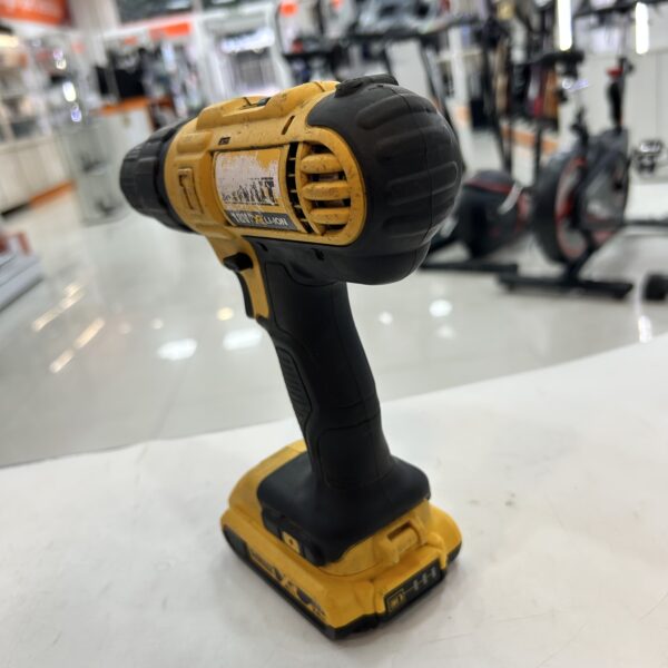 518277 3 scaled ATORNILLADOR DEWALT DCD776 CON 2 BATERIAS Y CARGADOR