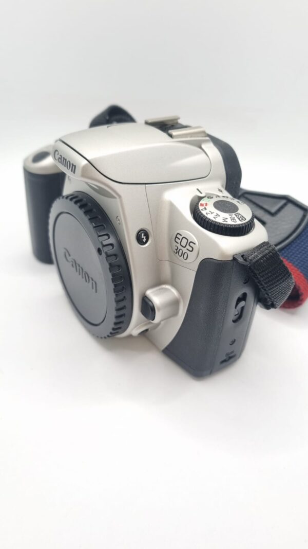 522979 5 CAMARA CANON EOS 300 GRIS "DECORATIVA"