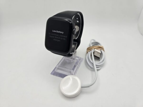 524587 2 APPLE WATCH SE 1ª GEN GPS NIKE 95 BAT +CARGADOR