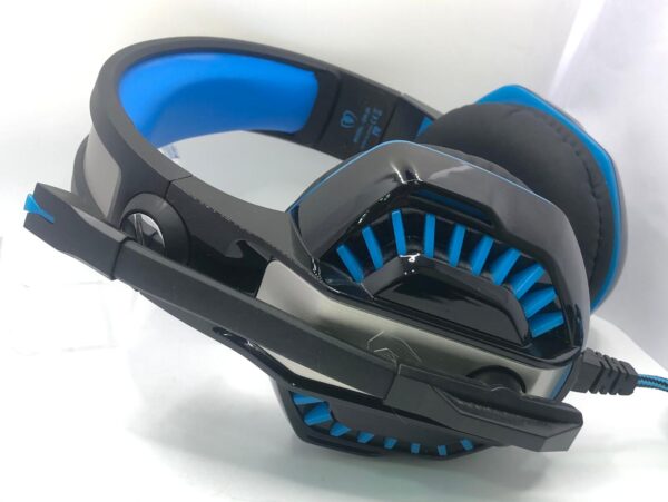 524842 4 AURICULARES GAMING CON MICROFONO Y LUZ BEEXCELLENT MOD GM-20