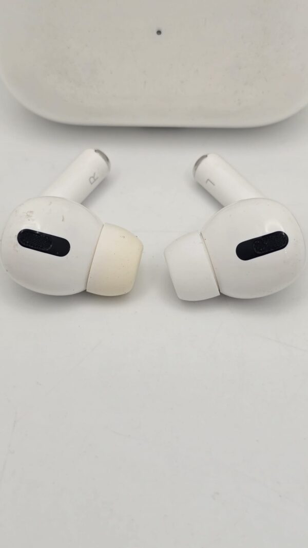 527514 1 AIRPODS PRO 1 A2084