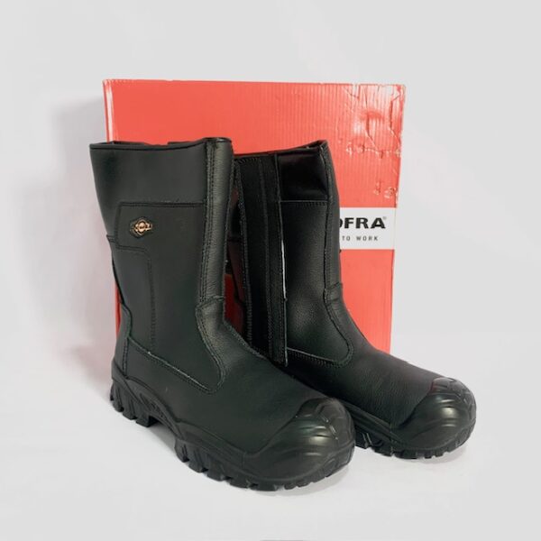 528614 4 BOTAS DE SEGURIDAD /AGUA COFRA NEW ORDER UK S3 TALLA 40+CAJA (A ESTRENAR)