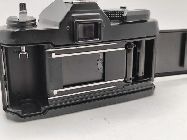 Imagen de WhatsApp 2025 02 08 a las 10.39.46 eee24cf3 CAMARA ANALOGICA YASHICA FX-3 SUPER 2000 * DECORATIVA*