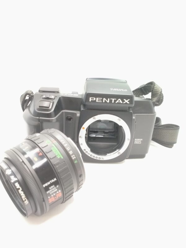 WhatsApp Image 2025 01 30 at 16.35.40 CAMARA PENTAX SFX NEGRO + OBJETIVO 35-70 "DECORATIVA"