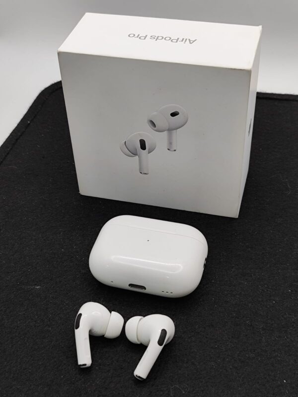 12491 2 APPLE AIRPODS PRO 2ND GEN + CAJA Y CABLE