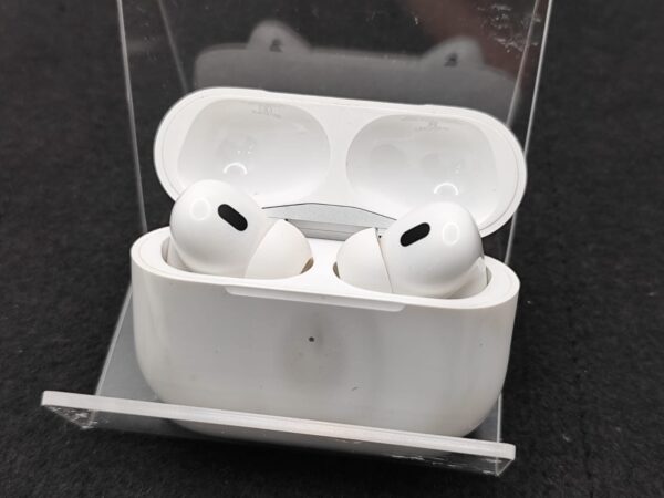 13730 1 APPLE AIRPODS PRO 2ND GEN ESTUCHE A2700 * MARCAS DE USO CAJA*