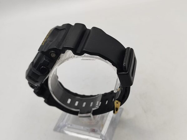 13732 2 RELOJ CASIO G-SHOCK GA-810B NEGRO- DORADO