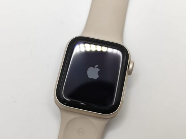 13825 1 APPLE WATCH SE 2ND GEN 40MM ALUMUNIO EN ORO + CAJA Y ACC BATERIA 100%