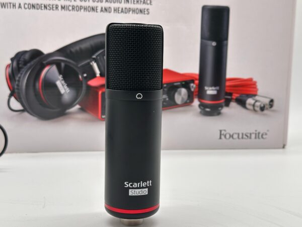 515284 6 scaled PACK SCARLETT INTERFACE 2I2 FOCUSRITE - AURICULARES HP60 MKIII - MICROFONO STUDIO 3ªGEN + CAJA