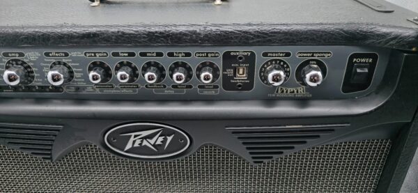 523518 3 AMPLIFICADOR DE GUITARRA PEAVEY VYPIR 75 75W