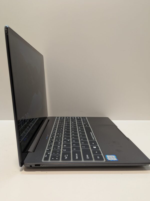 525467 5 PORTATIL COREBOOK PRO GEMIBOOK I3-6157U, 8 GB, 250 GB SSD + CARGADOR + BOLSA, GOLPE EN UN LATERAL