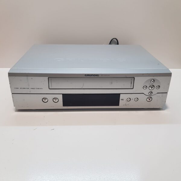 531334 2 VIDEO VHS GRUNDIG VIVANCE + MANDO