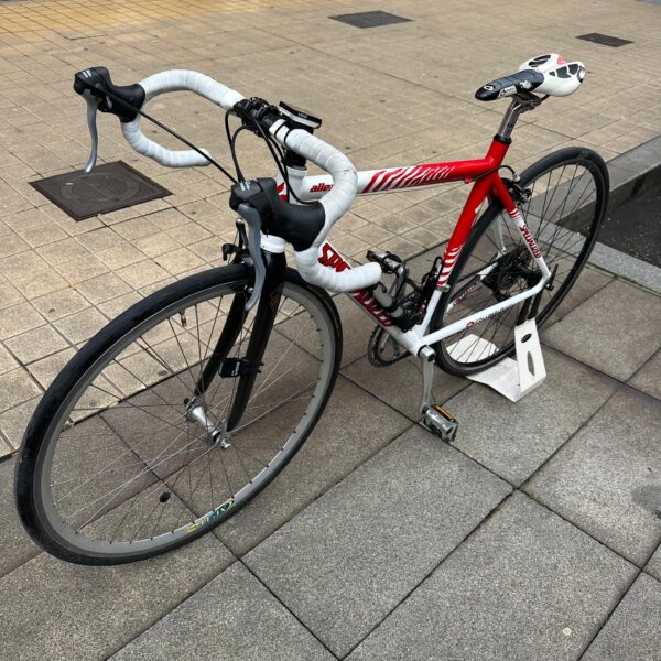 532049 7 BICICLETA DE CARRETERA SPECIALIZED ALLEZ COM BLANCA Y ROJA TALLA M