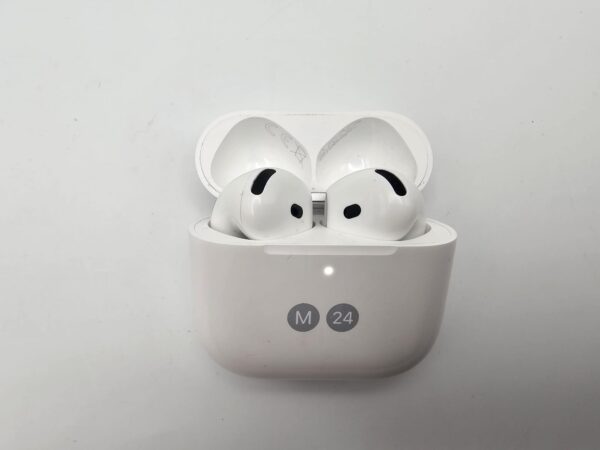 532146 1 AIRPODS 4 GENERACION PERSONALIZADO ( M 24)