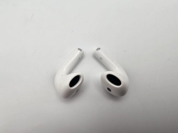 532146 3 AIRPODS 4 GENERACION PERSONALIZADO ( M 24)