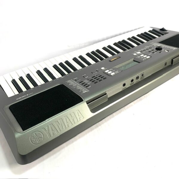 532148 1 TECLADO MUSICAL YAMAHA PSR-I300 61 TECLAS INCLUYE CAJA Y TRANSFORMADOR