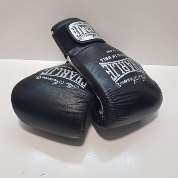 532251 1 GUANTES DE BOXEO GEL CHARLIE 14OZ NEGRO A ESTRENAR