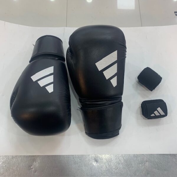 IMG 0778 GUANTES DE BOXEO ADIDAS SPEED 50 14OZ CON VENDAS