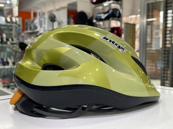 IMG 2601SAMU170325 93 scaled CASCO DE BICI INTOX VERDE TALLA S